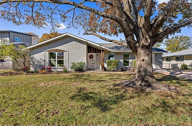 1st image of 4704 Broadhill Dr