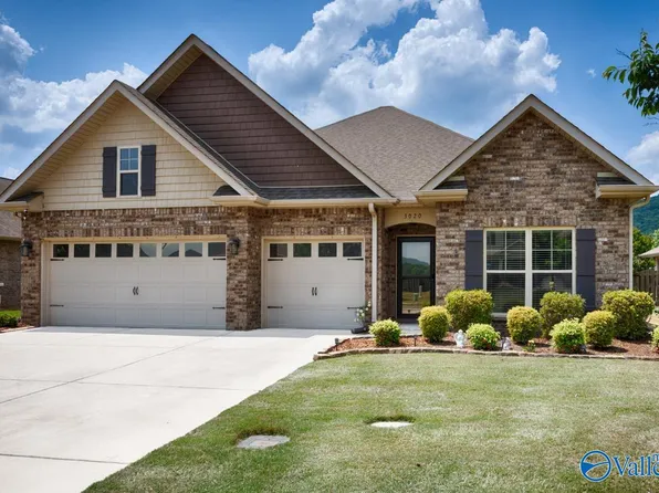 3020 Greenway Cir SE, Owens Cross Roads, AL 35763