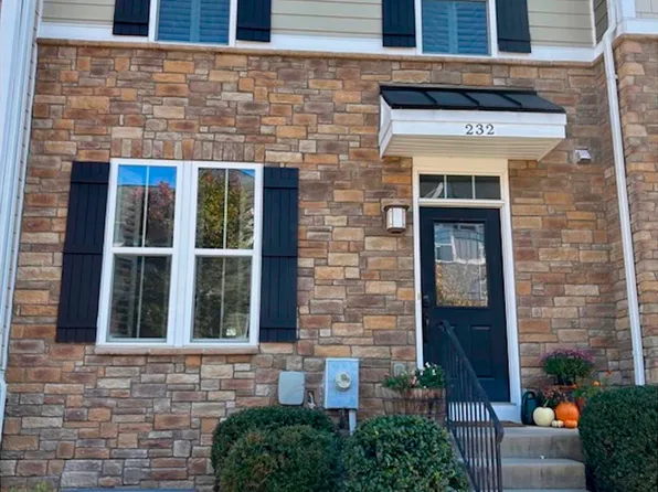 232 Pebble Beach Ct, Charlottesville, VA 22901