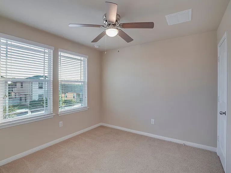 412 Cane River Rd — Photo 16