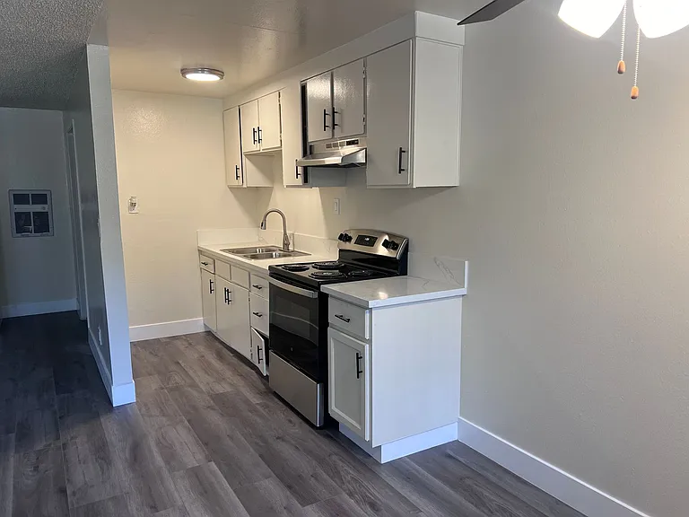 14100 Chadron Avenue — Photo 10
