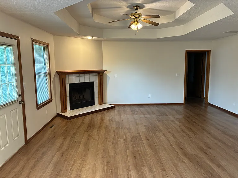 406 N Becky Cir — Photo 5