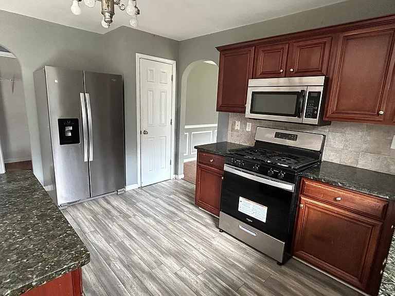 1040 Baltic Way — Photo 16