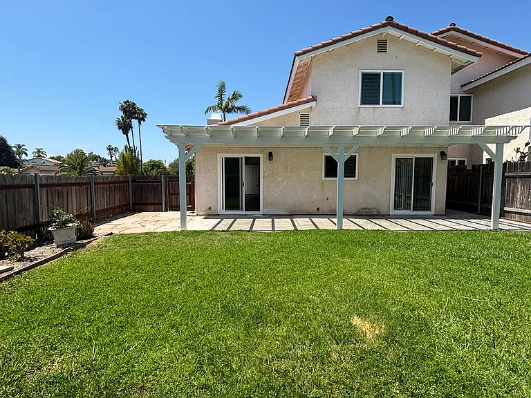 2607 Luciernaga St — Photo 3