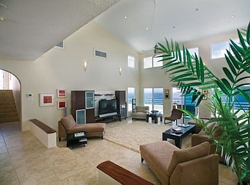Lovely Spacious Livingroom