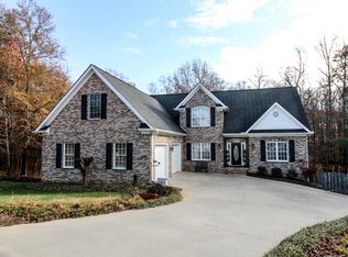 530 Chippendale Ln, Boiling Springs, SC 29316