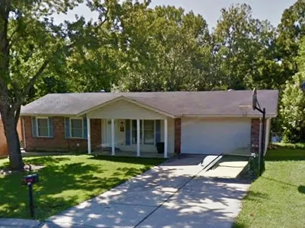 136 Plum Tree Dr, Saint Peters, MO 63376