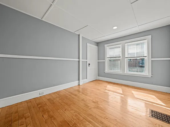 24 Chestnut St #1, Wakefield, MA 01880