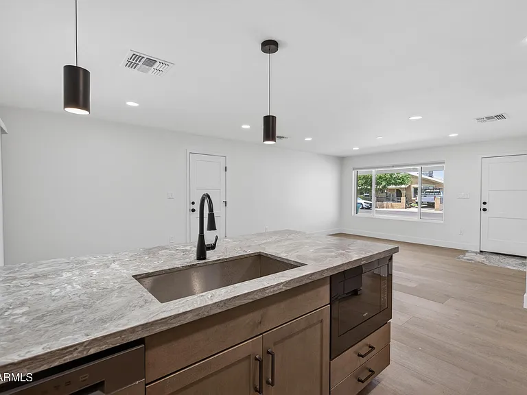 5407 W Holly St — Photo 18