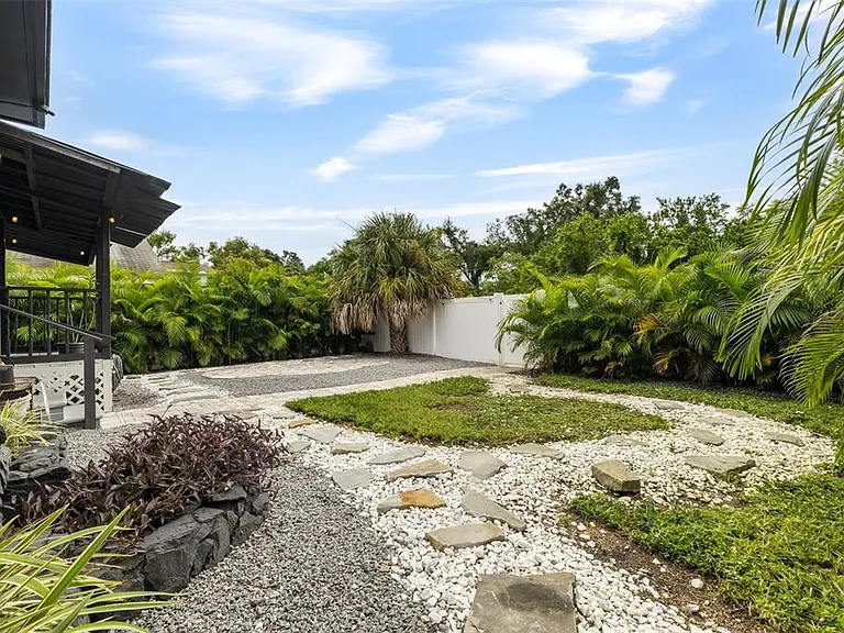 1411 E Henry Ave — Photo 30
