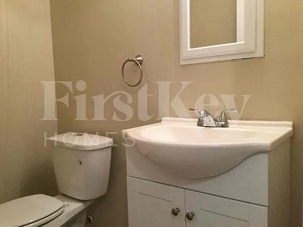 11428 Framingham Dr — Photo 20