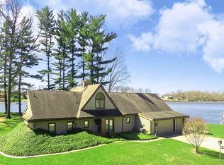11222 River Oaks Ln W, Osceola, IN 46561