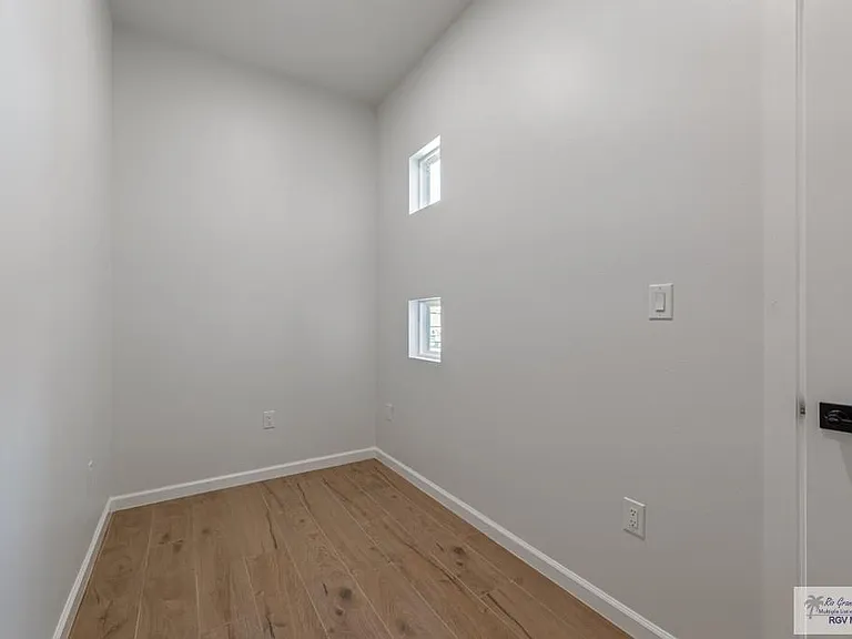 5320 Oakley St — Photo 13