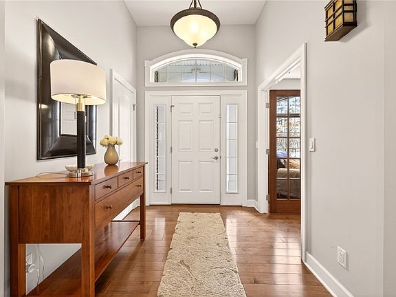 3rd image of 170 Fellows Rd