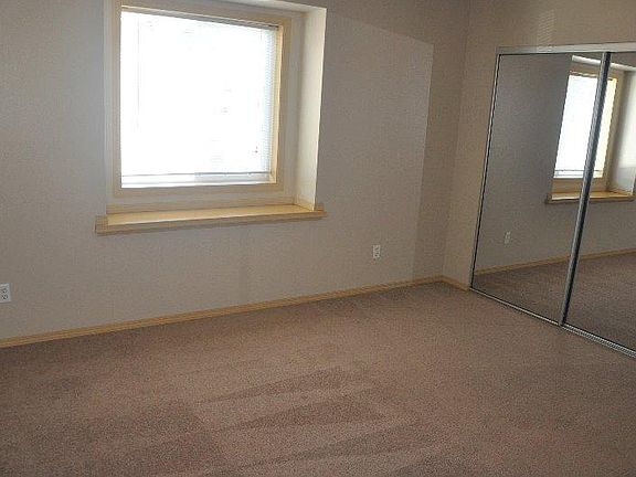 3rd image of 5464 Chicago Ave SW