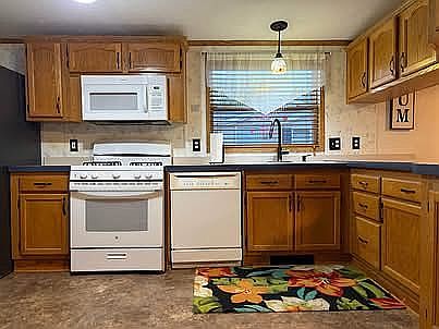 5th image of 1950 SE Summer Park Dr