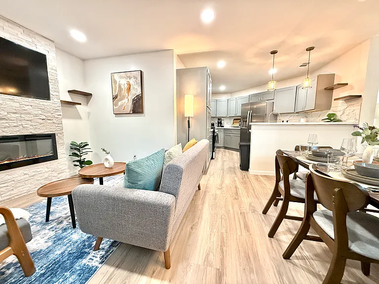 3229 S Sherbourne Dr — Photo 8