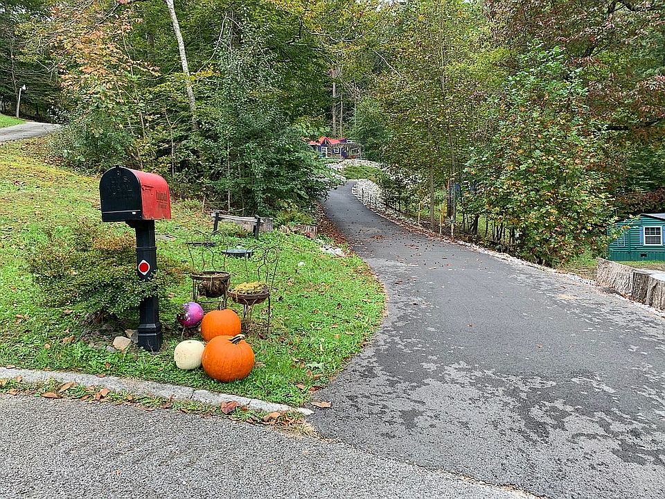 driveway off cul-de-sac