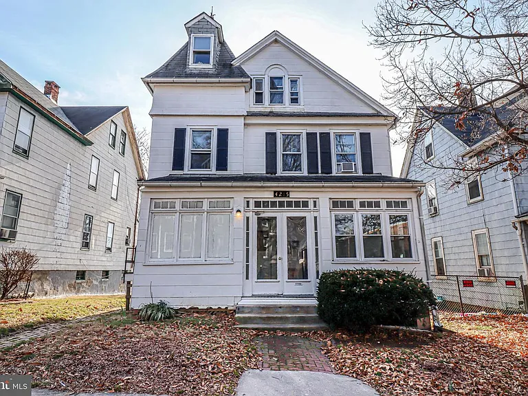 4215 Connecticut Ave — Photo 1