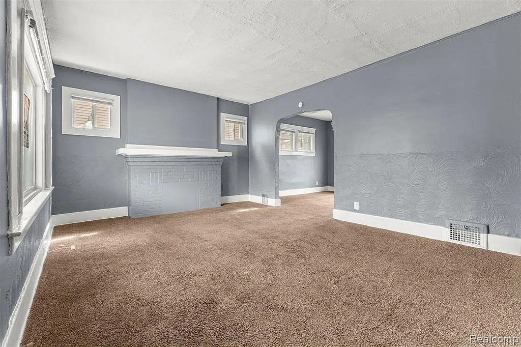 9375 Mendota Avenue - 1 — Photo 3