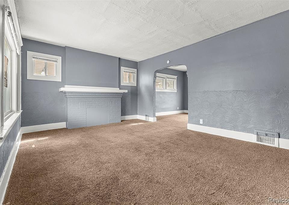 9375 Mendota Ave, photo 3
