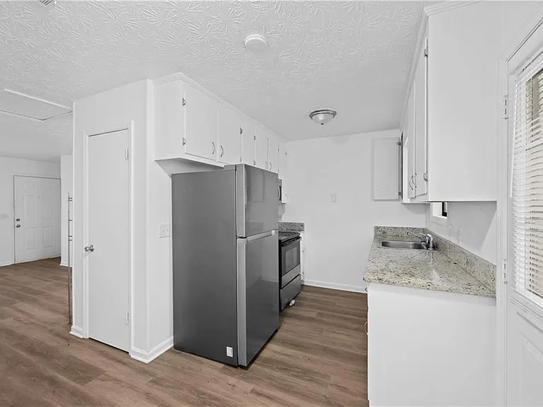 1012 Davis St #12 — Photo 8
