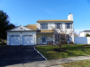 36 Thomas Rd, Somerset, NJ 08873
