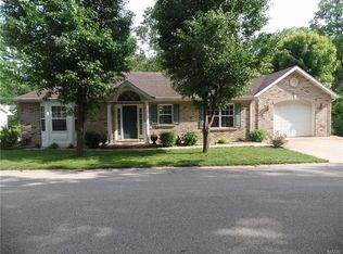 505 Trout Ln, Troy, IL