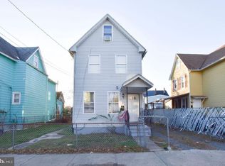 25 S 35th St, Camden, NJ 08105