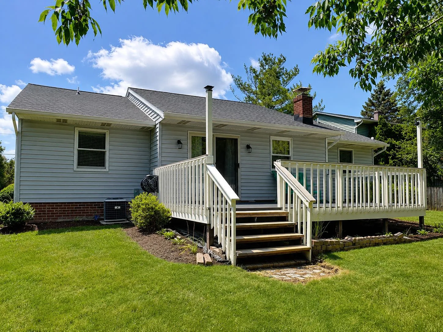 3 bed, 1501 sqft, $2,599 — Photo 3