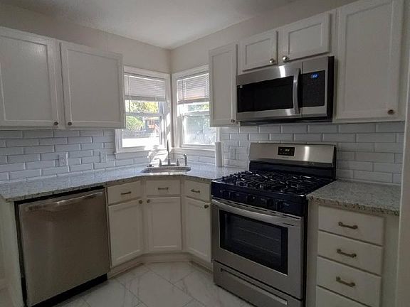 brand new kitchen premium appliances