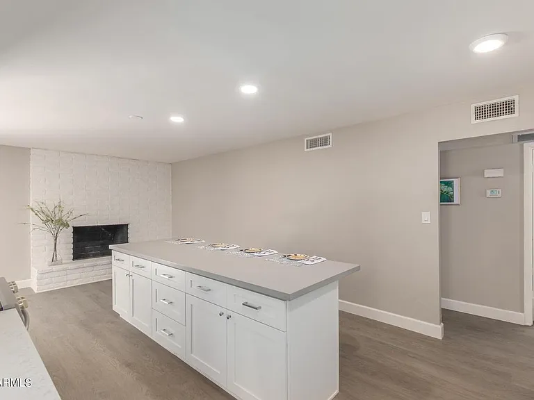1973 E Alameda Dr — Photo 10