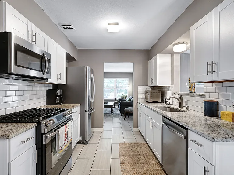 35 Storeywood Dr — Photo 7