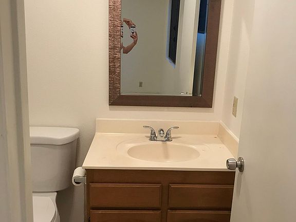 4th image of 202-1066 Green St #202