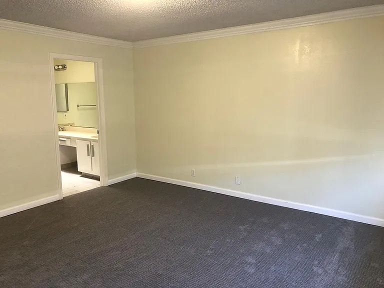 36 Silcreek Dr — Photo 9