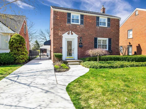 1837 Kenmore Dr, Grosse Pointe Woods, MI 48236