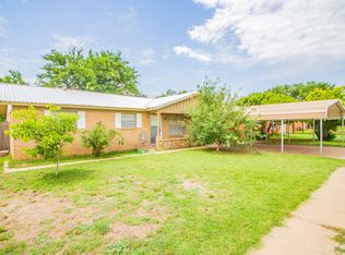 105 J B Ave, Floydada, TX 79235