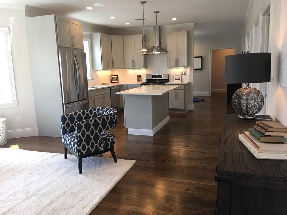 2nd image of 72 Manthorne Rd #0