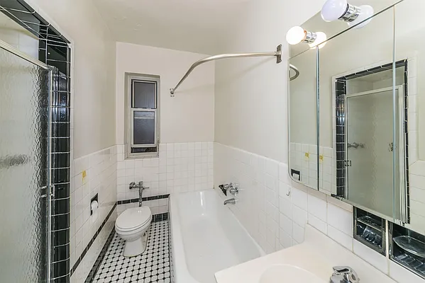 Rented by Wave Real Estate Group | media 7