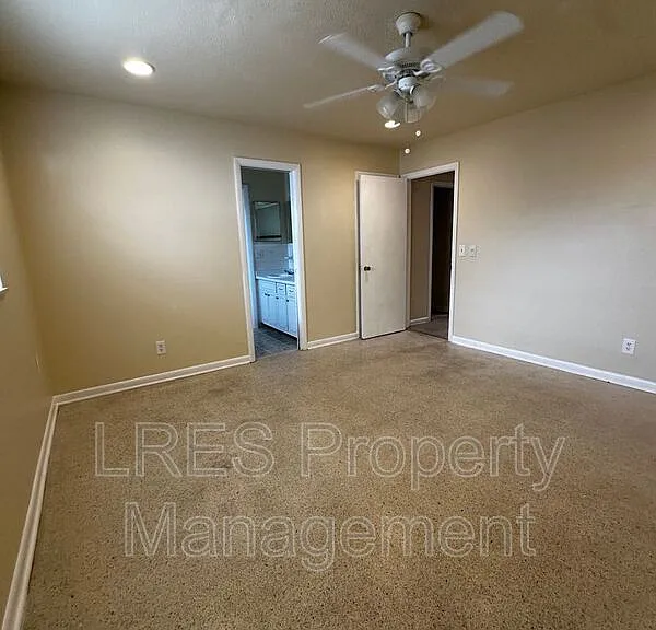 2719 Merrie Oaks Rd — Photo 32