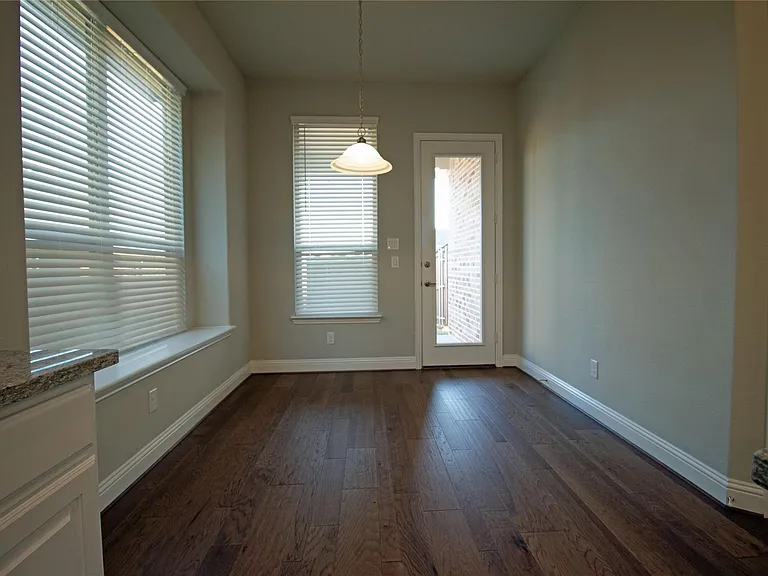 7235 Sanctuary Dr — Photo 17