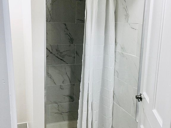 3rd image of 7517 Dicks Ave