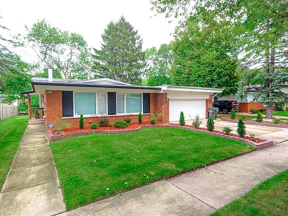 2nd image of 907 W Westwood Dr