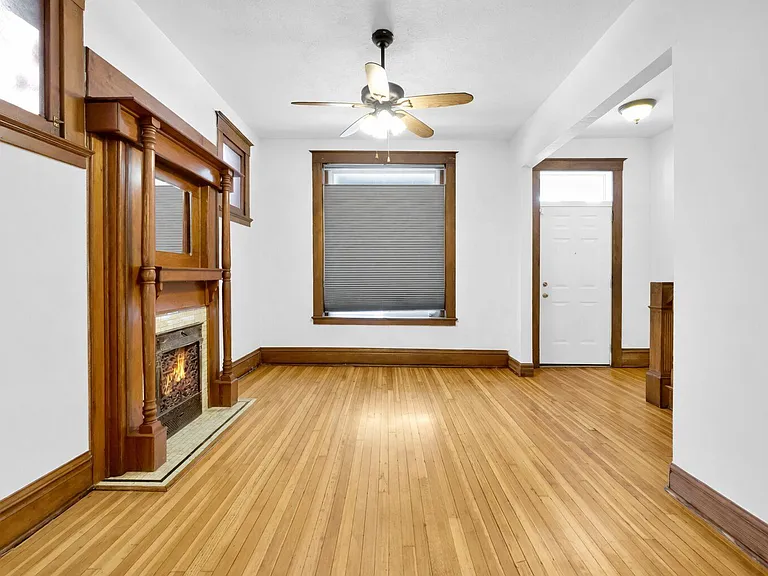 302 S Lincoln St — Photo 9