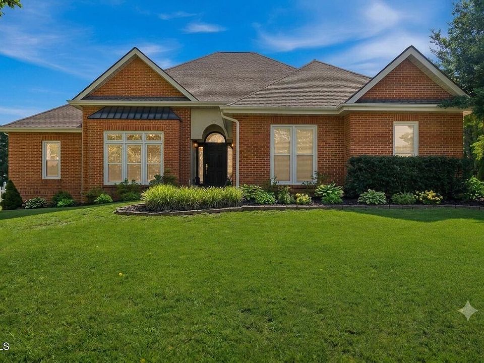 1st image of 105 Shadowood Dr
