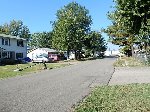 5th image of 916 W Saint Francis St