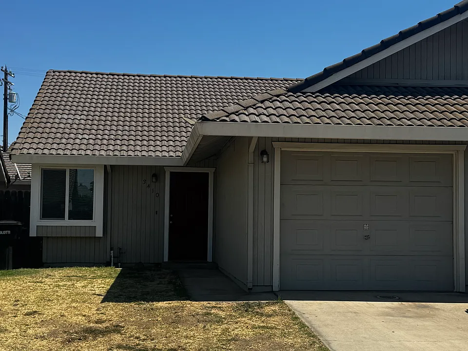 3410 Dirk Ct
