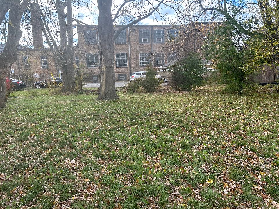 2nd image of 924 S McAlister Ave