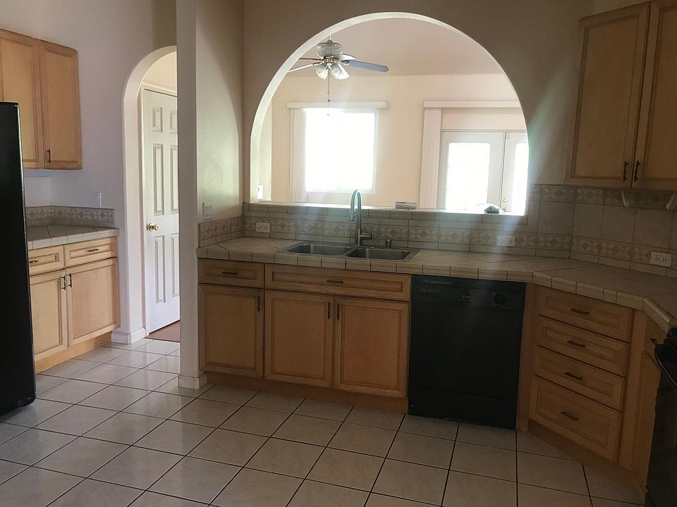 2nd image of 415 Kamalei Cir