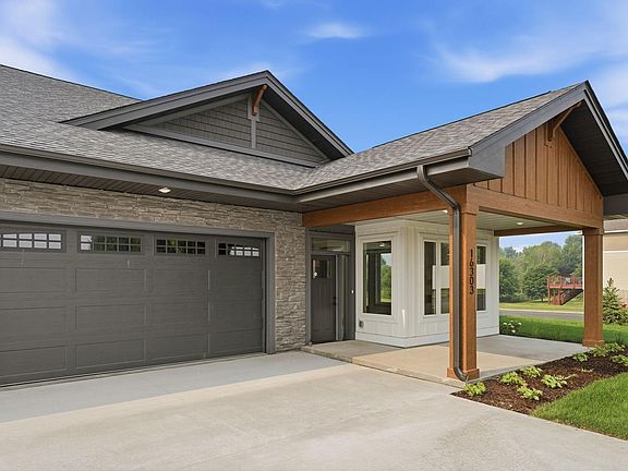 2nd image of 16309 Esprit Ct